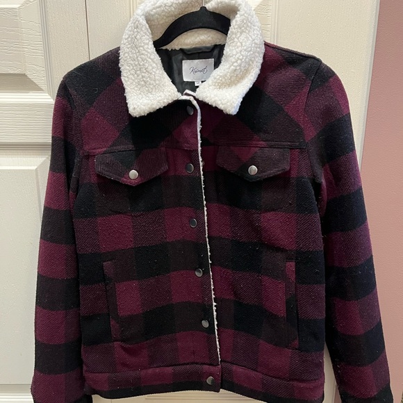 Kismet Burgundy Plaid Jacket with Cream Sherpa Lining - Picture 4 of 4